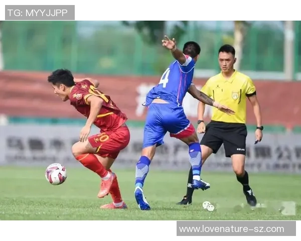 黄振声足球：从青涩少年到绿茵场上的传奇之路